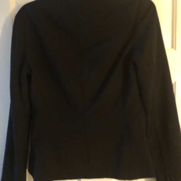 Black blazer very simple light blazer bought in Korea. Very shapely - Picture 4 of 8